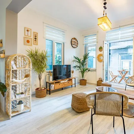 Galata Gem: With Balcony Access