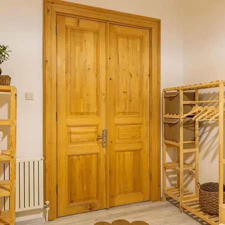 Galata Gem: With Balcony Access Apartment *